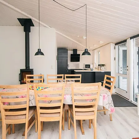 Seaside Escape With Pool - By Traum